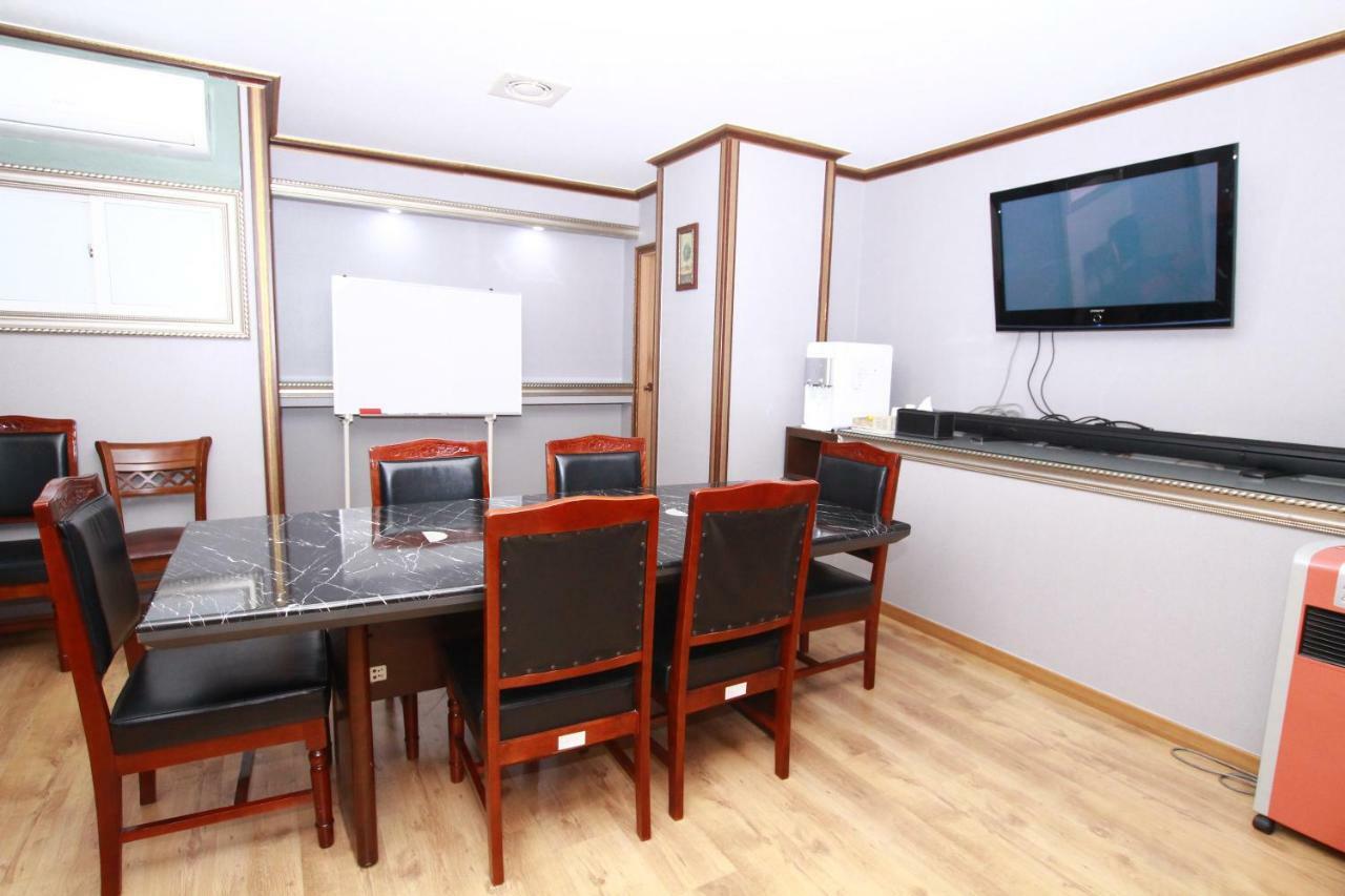 Symphony Hotel Suwon Exterior foto